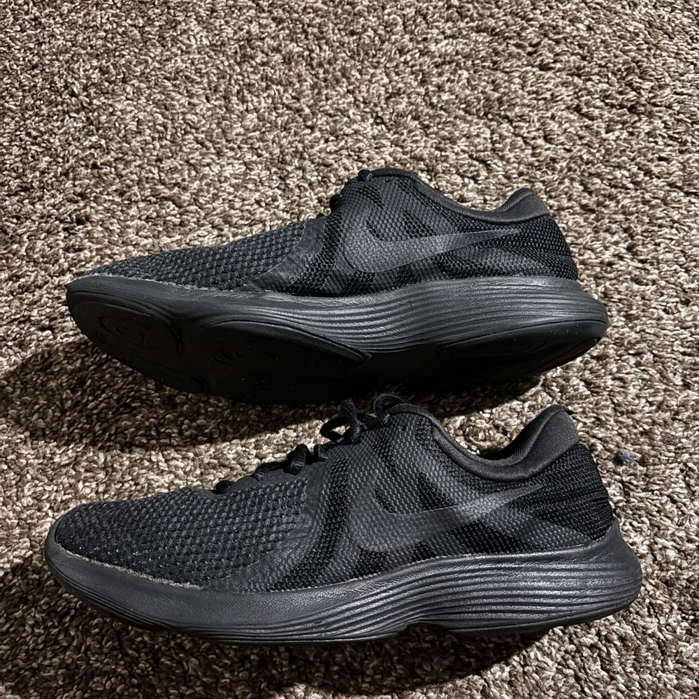 Nike Men's Black Athletic Sneakers